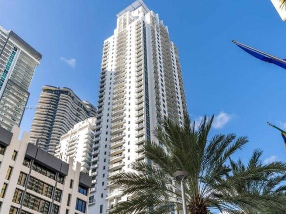 ecuatorianos compradores inmuebles Miami. Conoce las tendencias en inversión inmobiliaria en Miami y lo que atrae a los inversionistas.