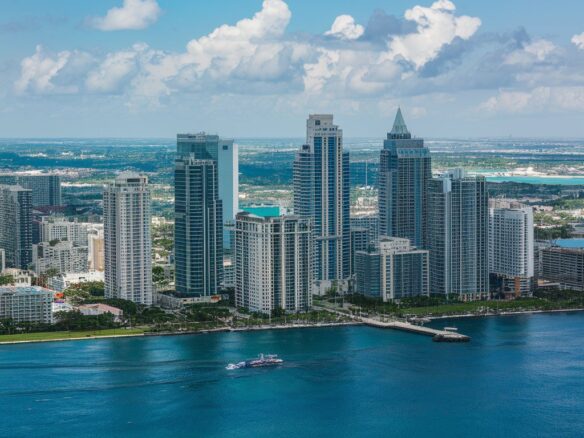 Compradores colombianos en Miami